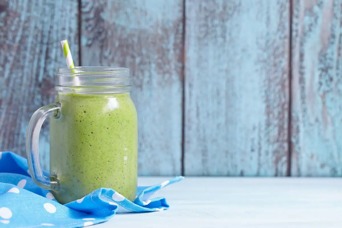 Pineapple Coconut Kale Smoothie